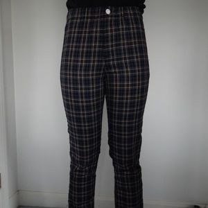 Brandy Melville Plad Cropped Pants